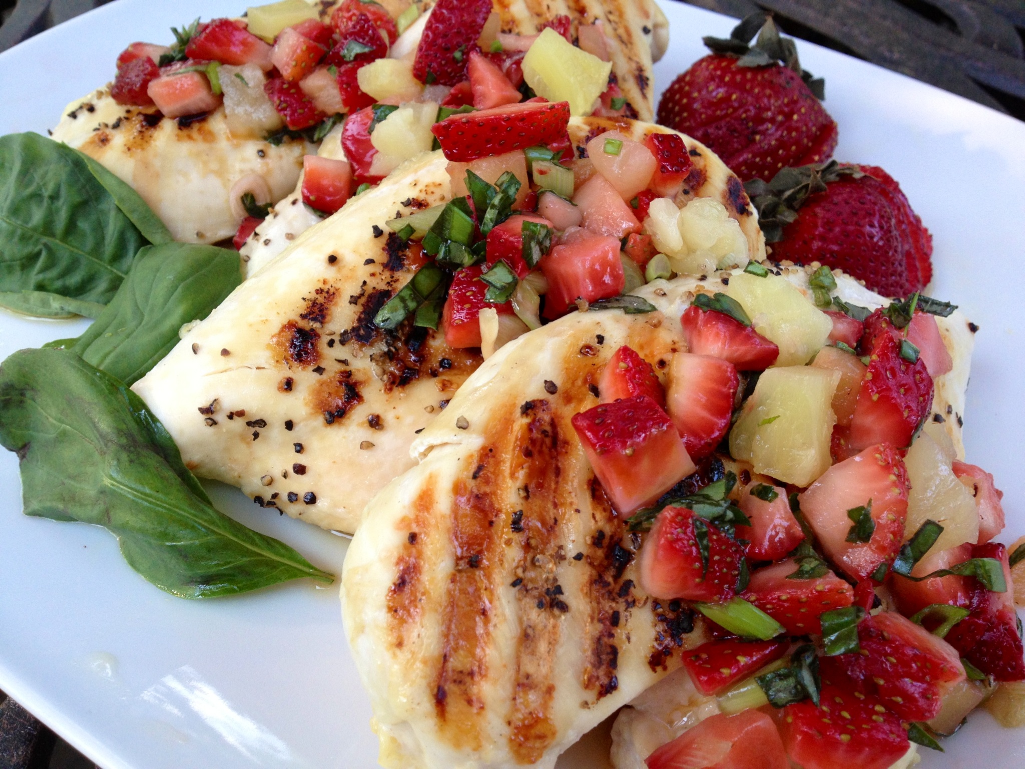 20 Meals and Summer Dinner Ideas With Recipes strawberry salsa 22