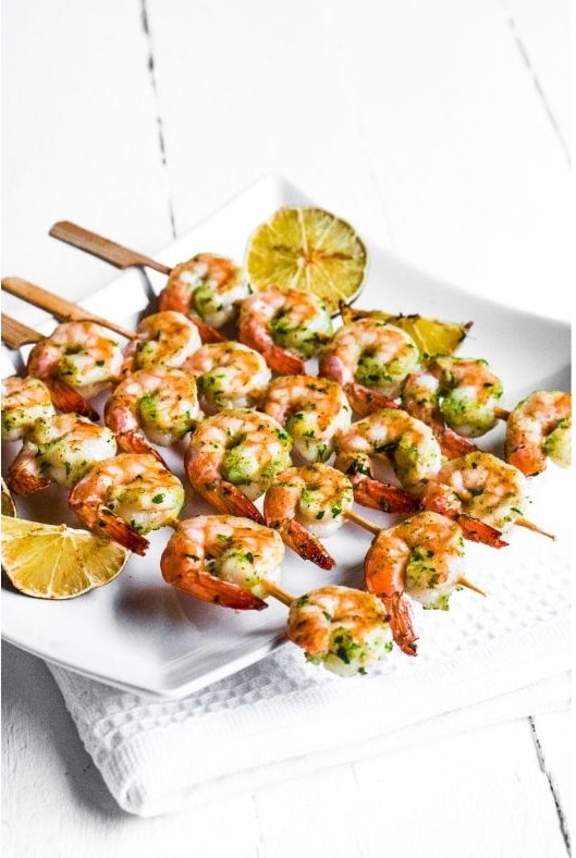 grilled shrimp on skewers with lime
