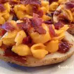 potato skins with macaroni and cheese and bacon