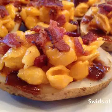 potato skins with macaroni and cheese and bacon