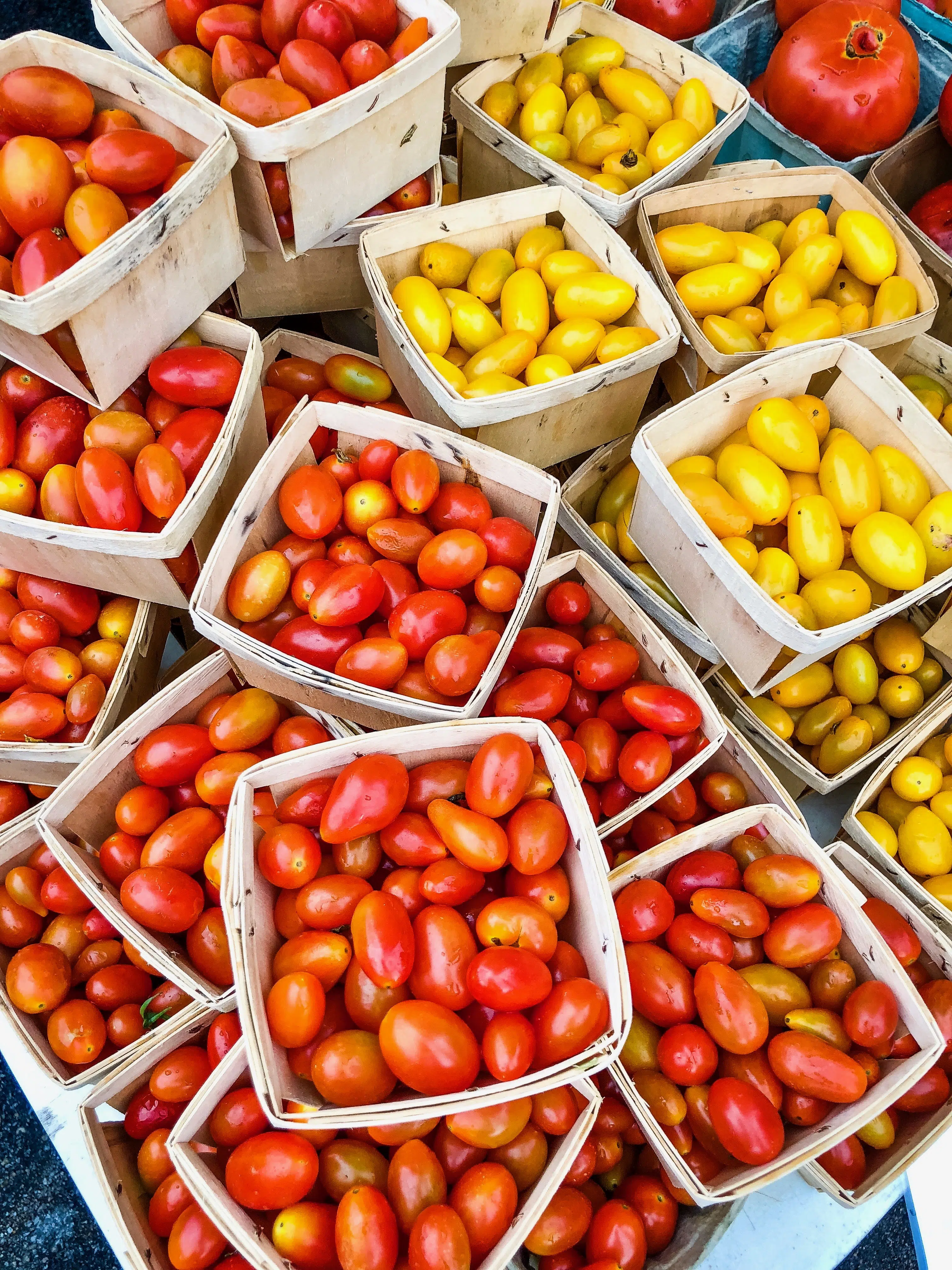 grape tomatoes at the farmers market