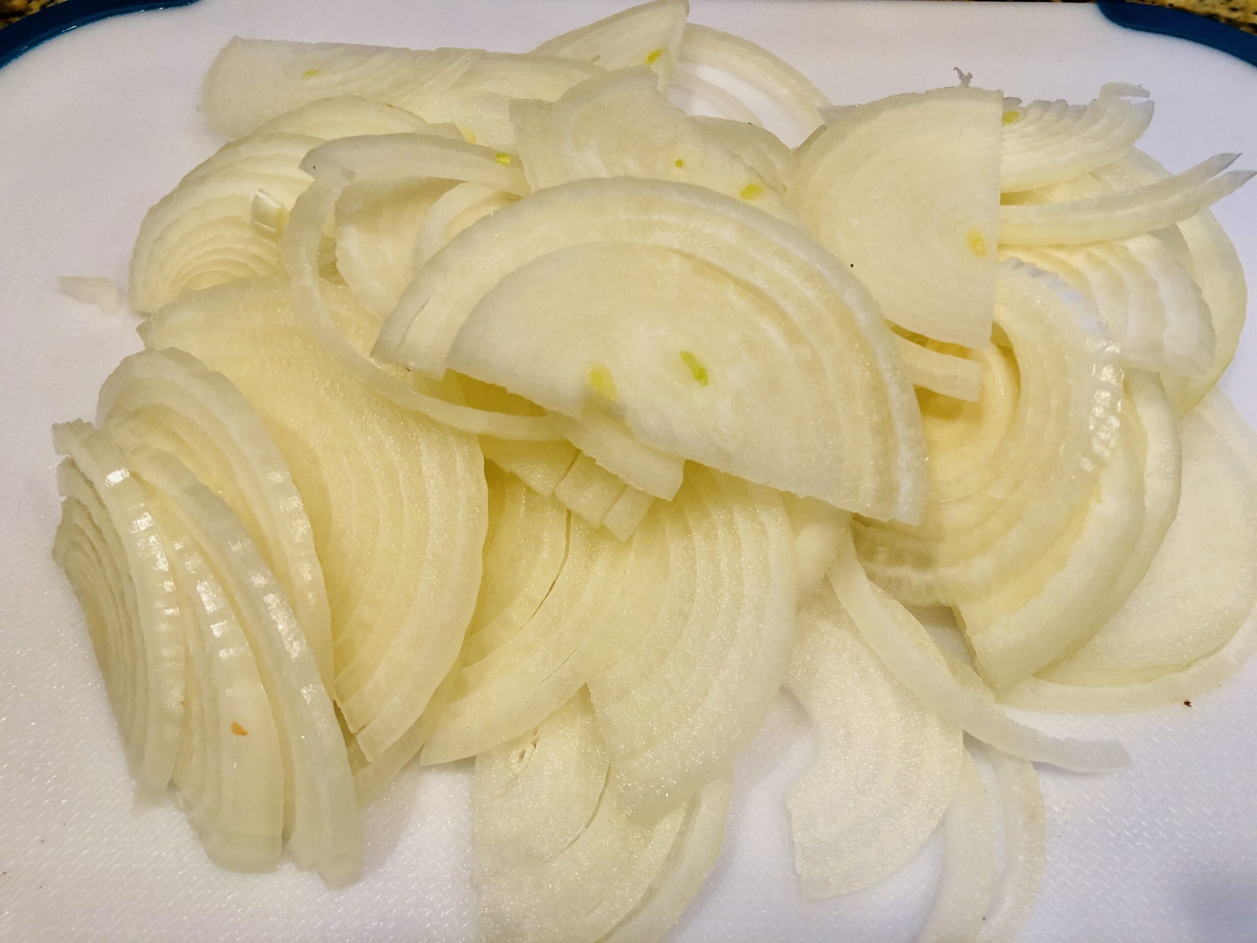 pile of sliced onions