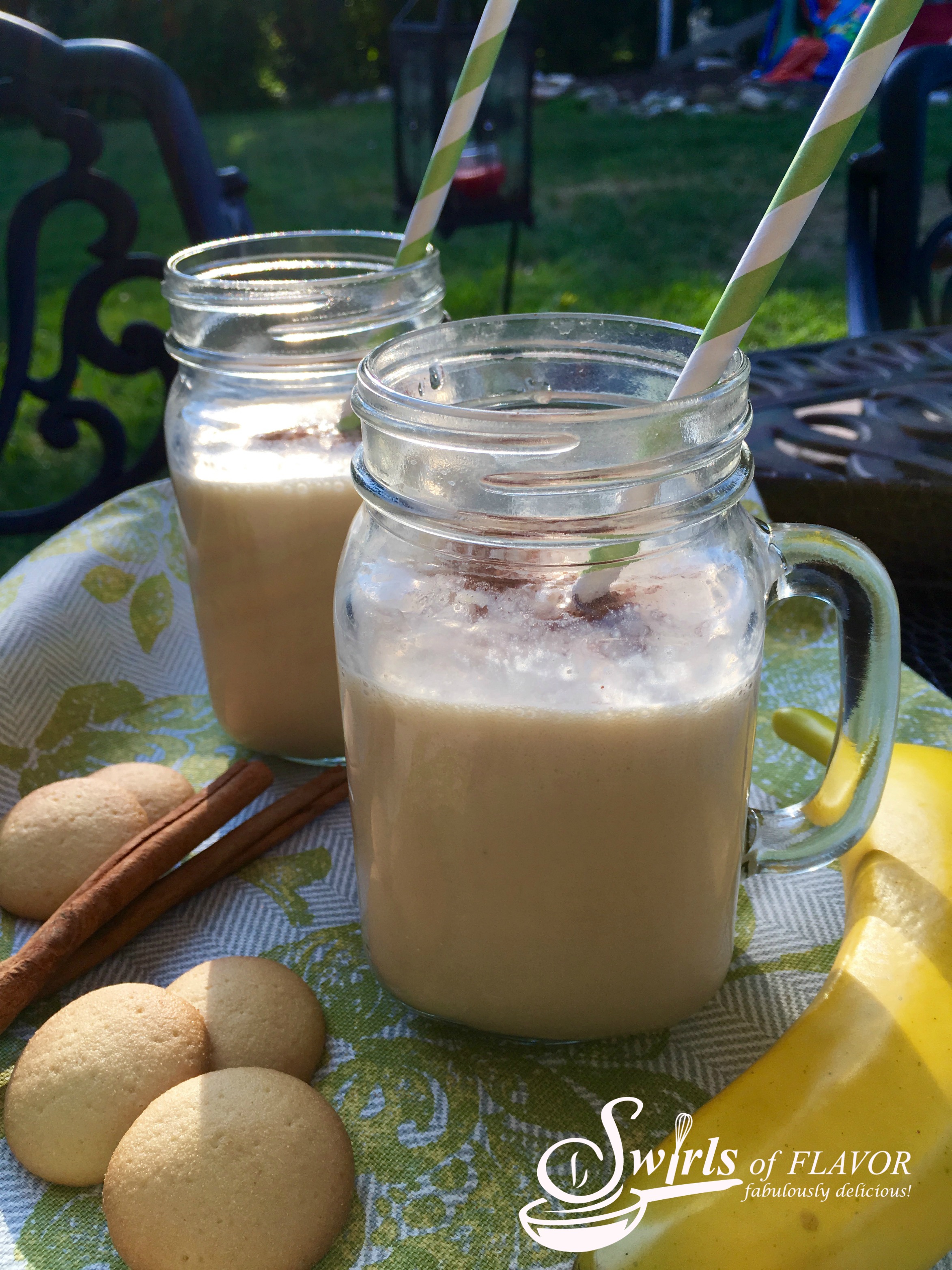 BananaSmoothie Recipe in mason jars with handles