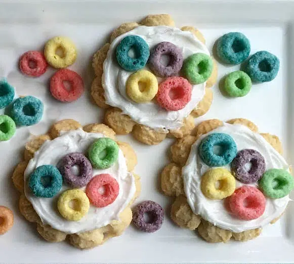 cookies with fruit loops cereal and frosting