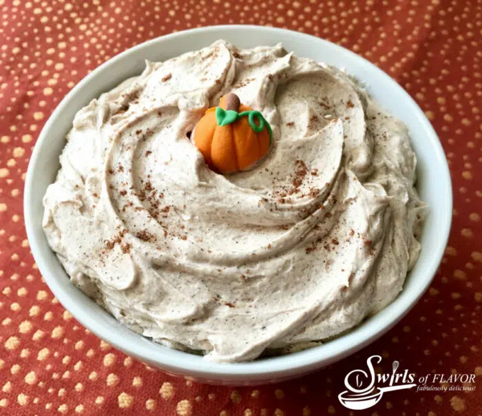 pumpkin spice frosting in a bowl