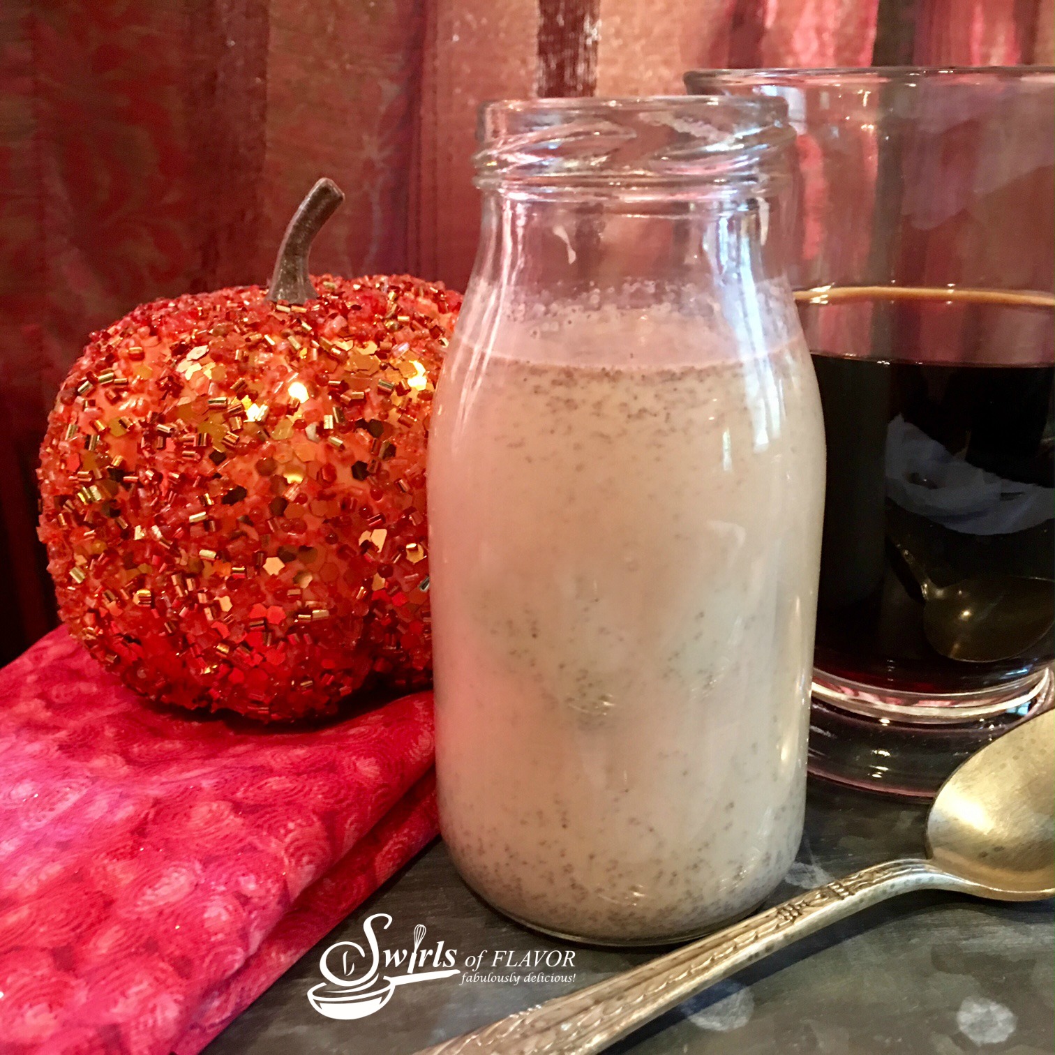 Add this quick and easy homemade Pumpkin Spice Creamer to your favorite beverage and savor the comforting aroma and flavors of warm seasonal spices! pumpkin spice | pumpkin | pumpkin pie spice | creamer | coffee creamer | flavored creamer