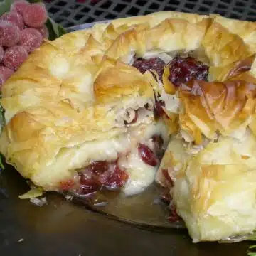 baked brie with cranberries and phyllo dough