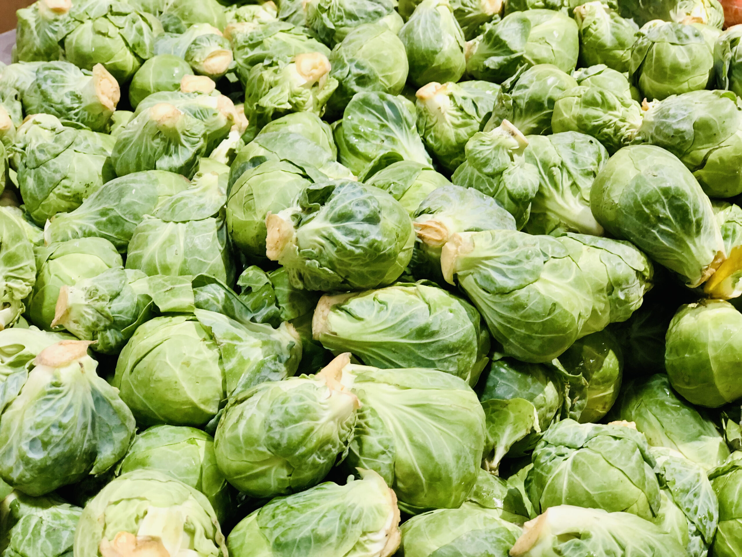 pile of raw brussels sprouts