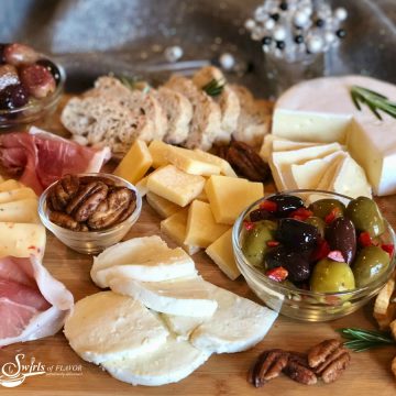 charcuterie board for the holidays