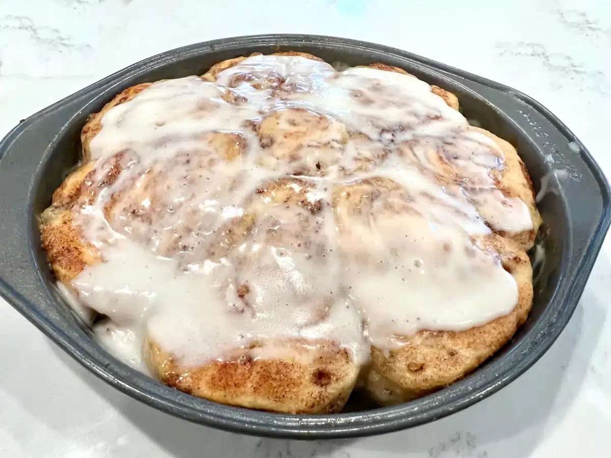 cinnamon buns in the pan