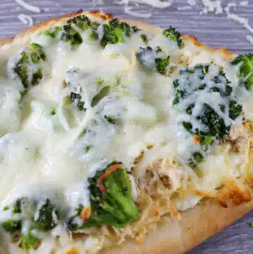 chicken naan with broccoli and alfredo sauce