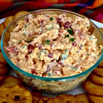 jalapeno pimento cheese with crackers