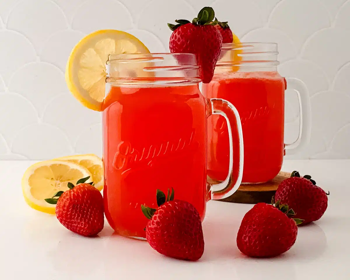 mason jar mugs of strawberry lemonade