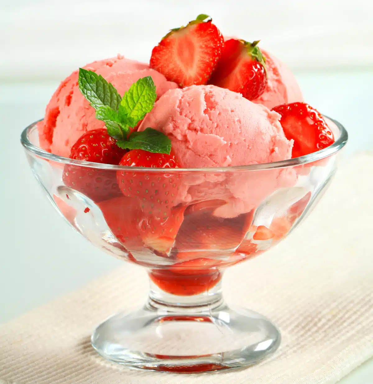 frozen strawberry dessert