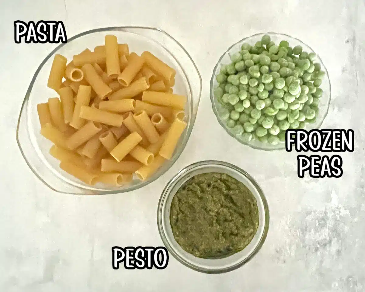 pasta with peas ingredients with text