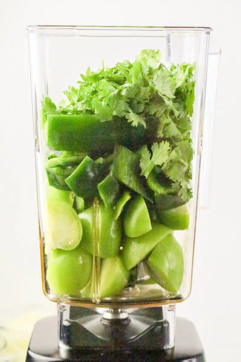 making green sauce in the blender