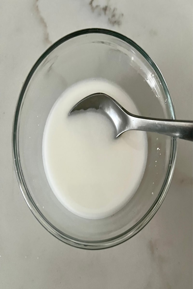 making a cornstarch slurry for the sauce