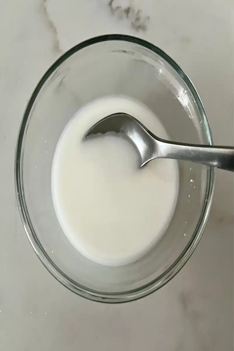 making a cornstarch slurry for the sauce