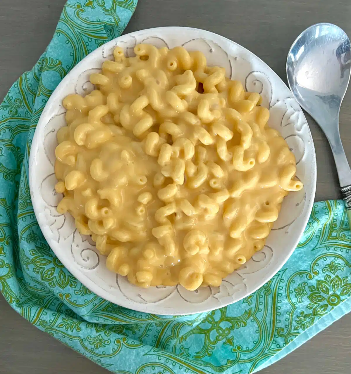 bowl of stovetop Velveeta mac and cheese