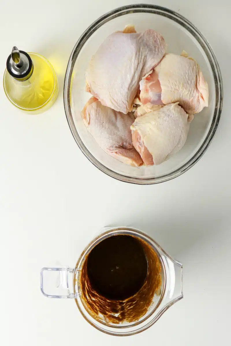 preparing jerk chicken marinade