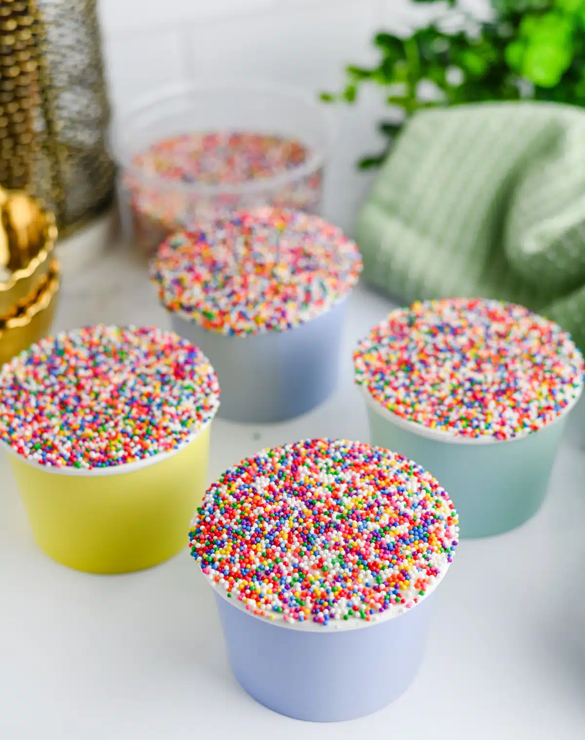 four dot cakes with pretty napkin